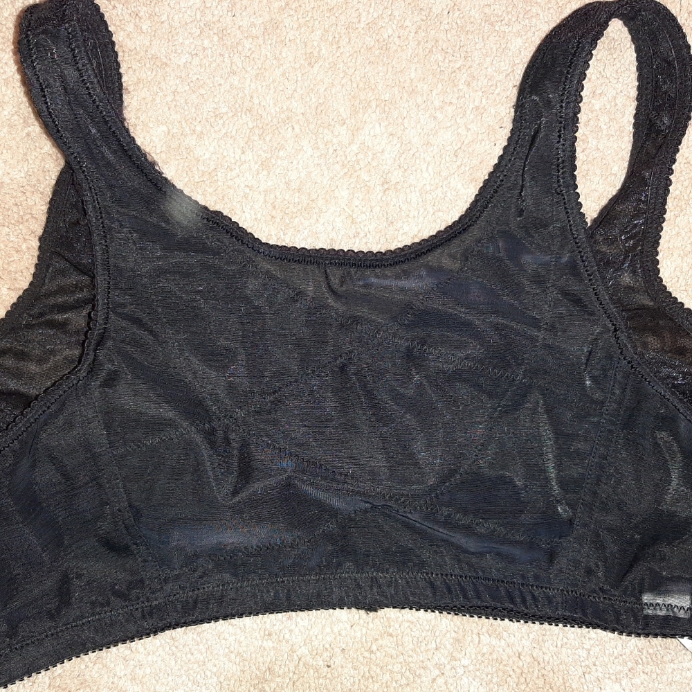 Black bra - Picture 2 of 3